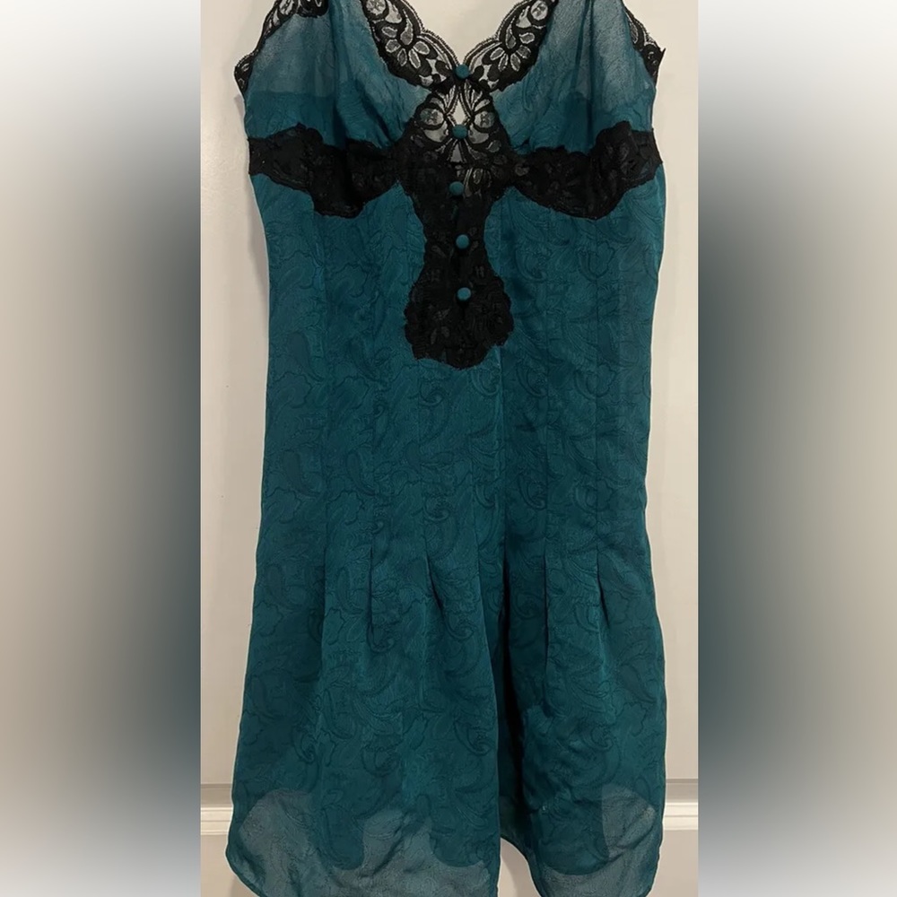 vintage victoria’s secret nightie small